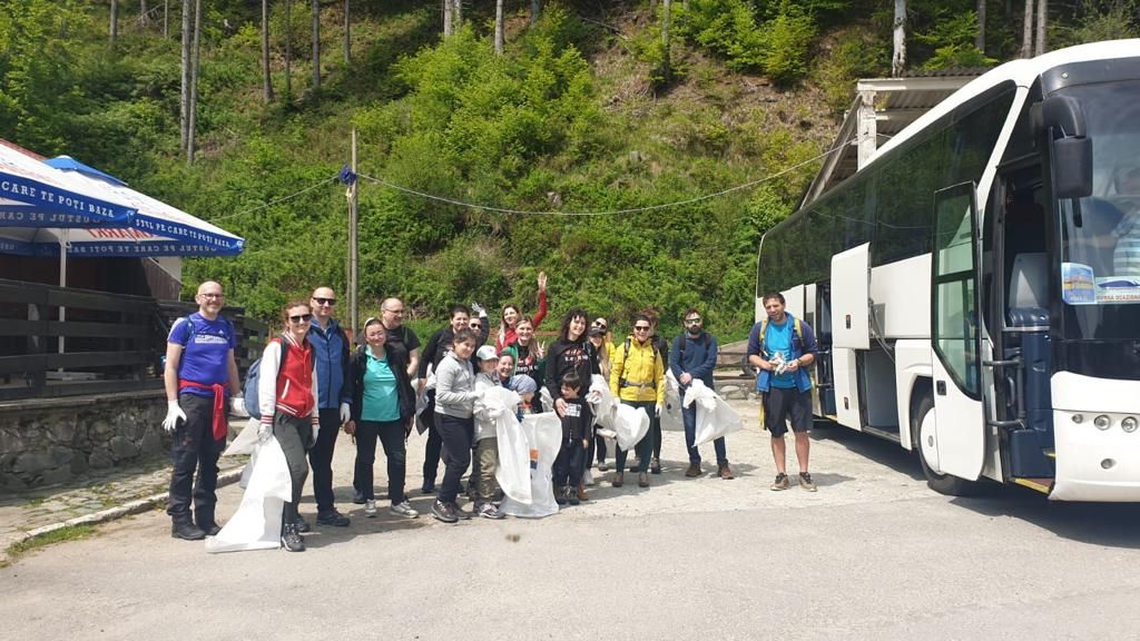 Cleanup in Iezer-Papusa mountain trail together with TED Adventure
